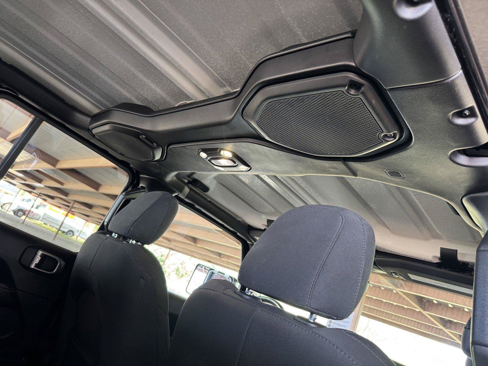 Used 2020 Jeep Gladiator Overland AWD/4WD image 39