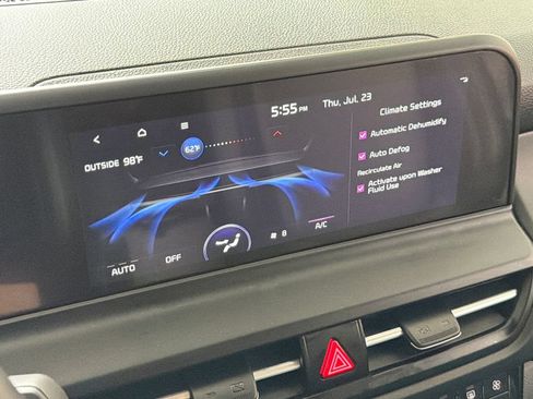 Used 2024 Kia Seltos EX FWD image 8