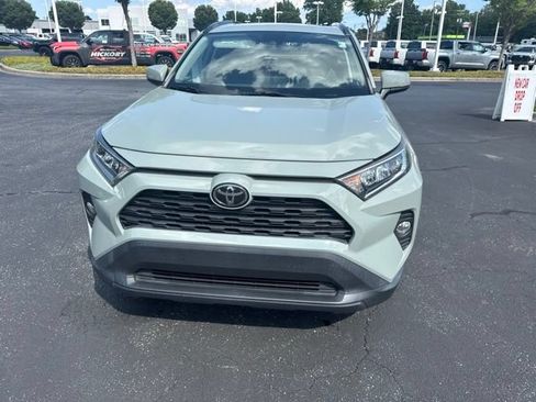 Used 2019 Toyota RAV4 XLE FWD image 10