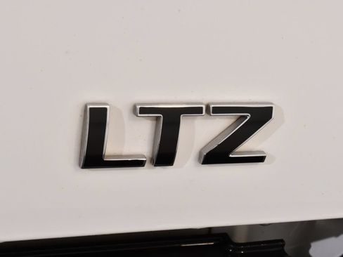 Used 2016 Chevrolet Silverado 1500 LTZ Z71 w/ LTZ Plus Package AWD/4WD image 22