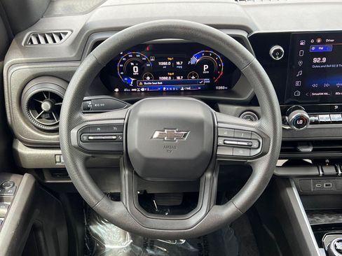 Used 2025 Chevrolet Colorado Trail Boss AWD/4WD image 23