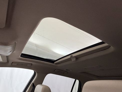 Used 2018 GMC Acadia Denali w/ Technology Package image 9