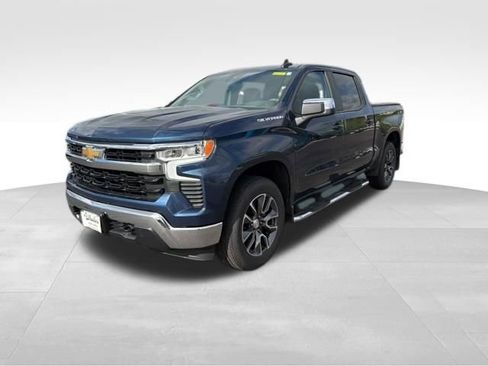 Used 2022 Chevrolet Silverado 1500 LT AWD/4WD image 1