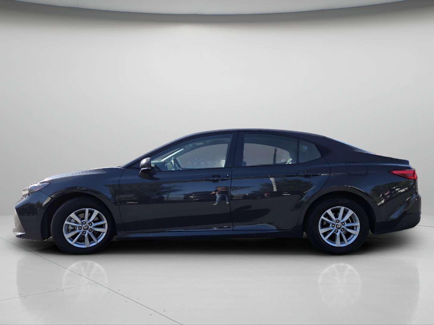 Used 2025 Toyota Camry LE FWD image 19