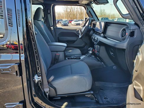 Used 2025 Jeep Wrangler Unlimited Rubicon w/ XTREMEE 35" Tire Package image 42