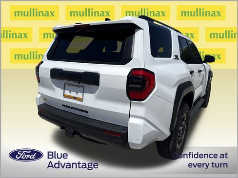 Used 2025 Toyota 4Runner TRD Off-Road Premium AWD/4WD image 4