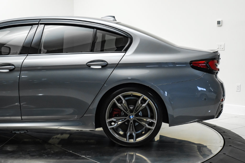 Used 2023 BMW M550i xDrive w/ Executive Package AWD/4WD image 14
