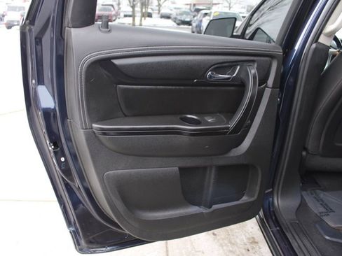 Used 2017 Chevrolet Traverse LT w/ Style and Technology Package image 24