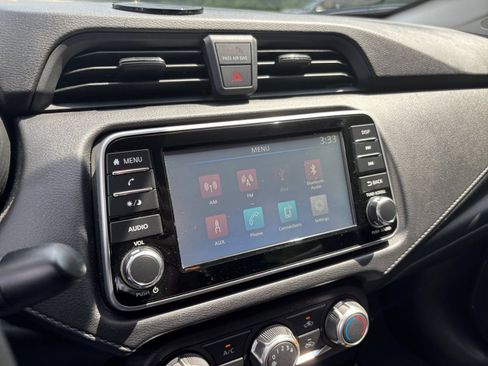 Used 2024 Nissan Versa S FWD image 17