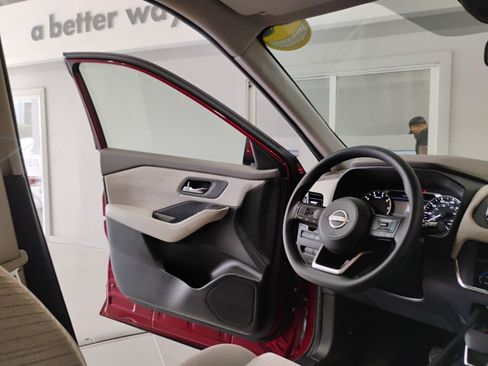 Used 2023 Nissan Rogue SV FWD image 58
