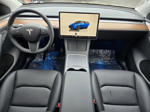 Used 2024 Tesla Model Y Long Range image 13