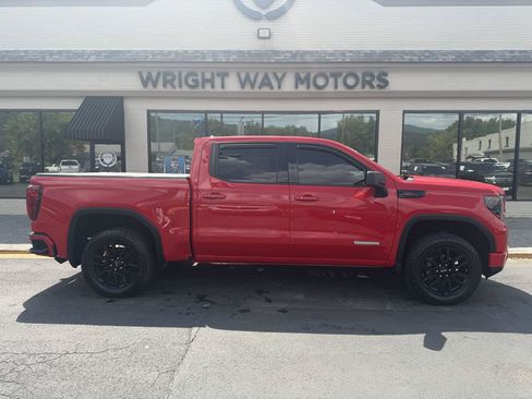 Used 2022 GMC Sierra 1500 Elevation AWD/4WD image 2