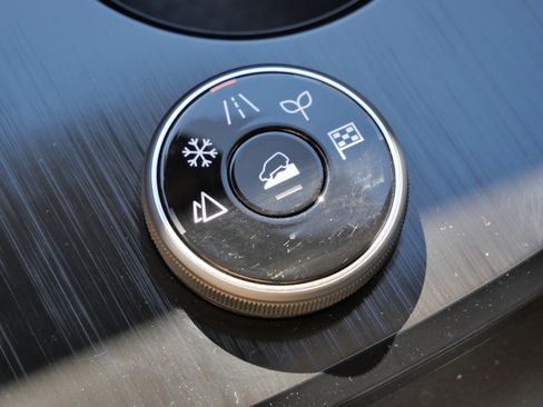 Used 2025 Nissan Rogue SV image 26