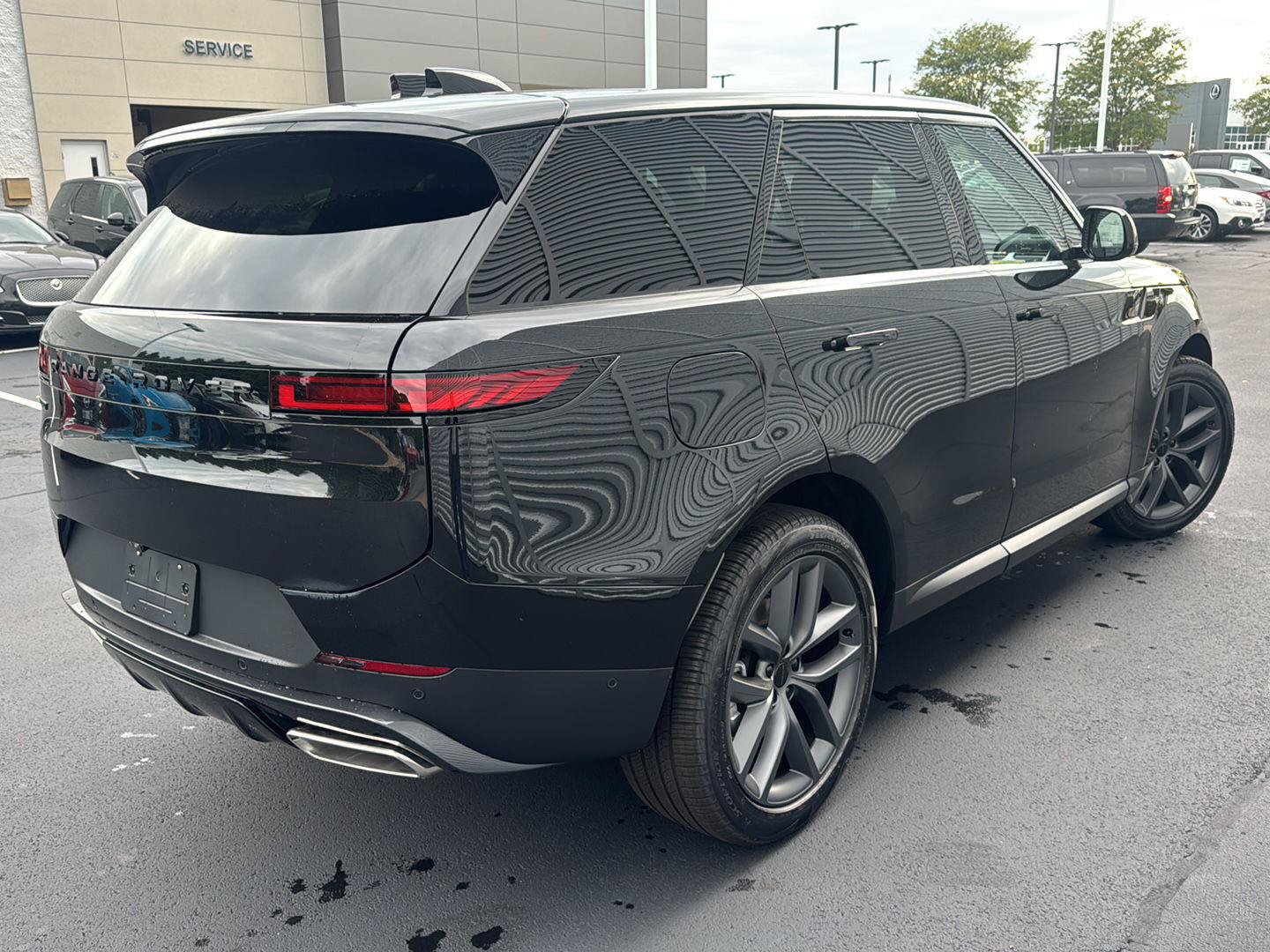 New 2027 Land Rover Range Rover Sport SE AWD/4WD image 5
