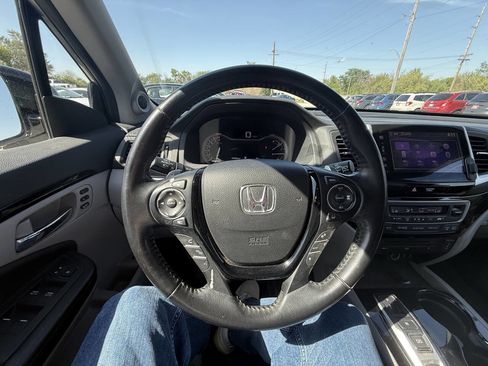 Used 2016 Honda Pilot Touring image 26