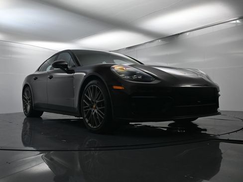 Used 2023 Porsche Panamera Platinum Edition image 58