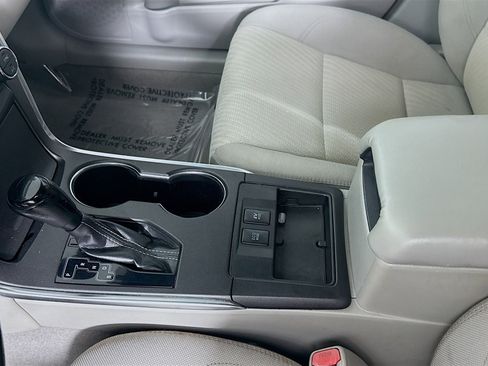 Used 2016 Toyota Camry LE image 18