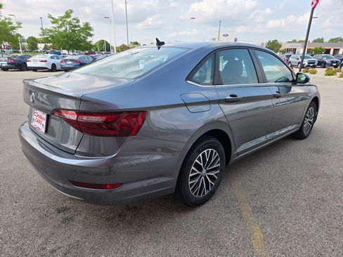 Used 2020 Volkswagen Jetta SE w/ SE Cold Weather Package FWD image 4