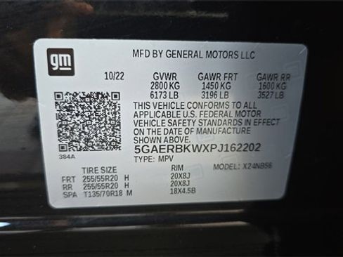 Used 2023 Buick Enclave Essence w/ LPO, Touring Package image 31