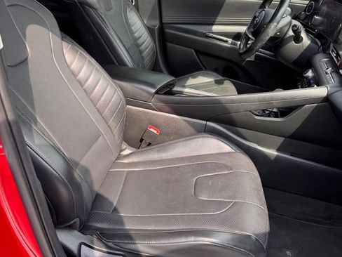 Used 2022 Hyundai Elantra Limited FWD image 12