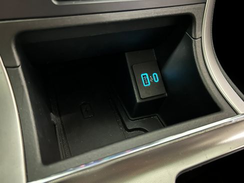 Used 2022 Ford Edge SEL w/ Convenience Package AWD/4WD image 9
