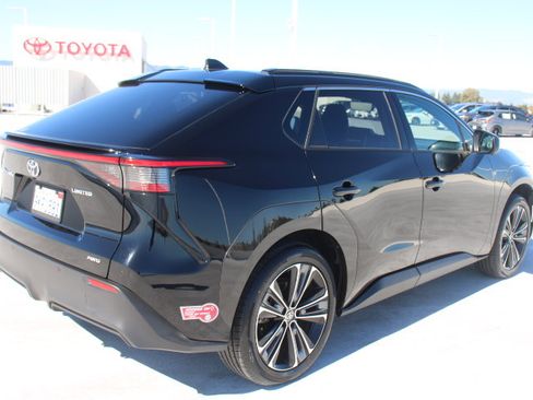 Certified 2023 Toyota bZ4X AWD image 3