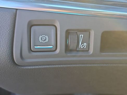 Certified 2025 Cadillac XT5 Premium Luxury image 18