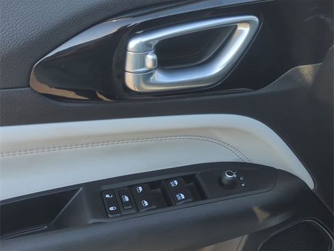 Certified 2024 Jeep Compass Limited image 13