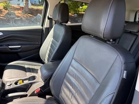 Used 2016 Ford Escape Titanium w/ Equipment Group 301A AWD/4WD image 15