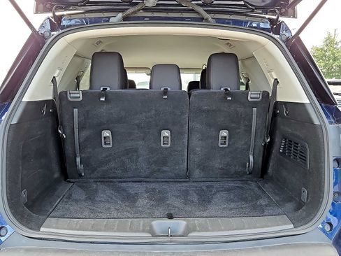 Used 2024 Nissan Pathfinder SV FWD image 31