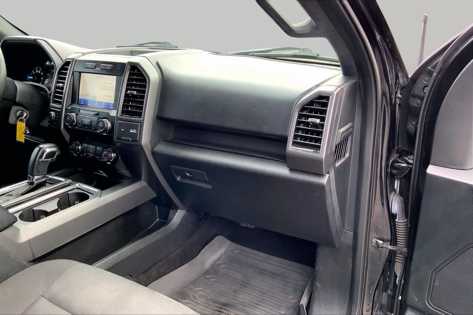 Used 2019 Ford F150 XLT w/ Equipment Group 302A Luxury AWD/4WD image 16