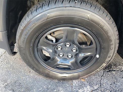 Used 2021 Jeep Compass Sport image 6