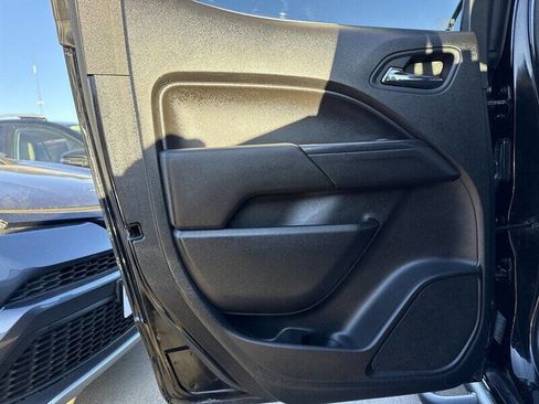 Used 2016 Chevrolet Colorado LT w/ Midnight Edition image 17