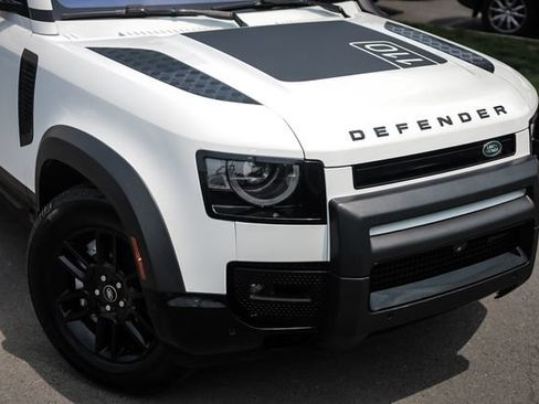 Used 2022 Land Rover Defender 110 X-Dynamic SE AWD/4WD image 2