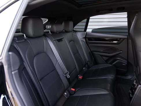 New 2026 Porsche Macan 4 Electric image 29