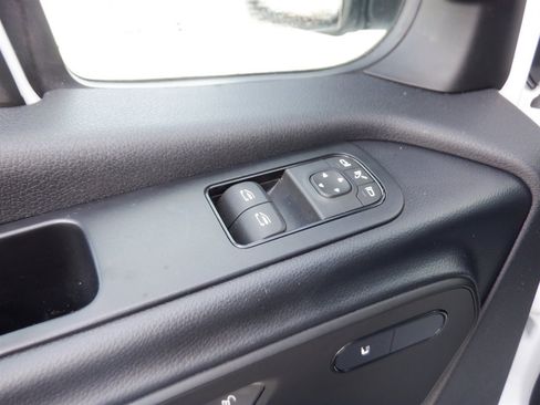 Used 2025 Mercedes-Benz Sprinter 2500 image 12