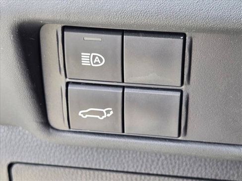 Used 2022 Toyota Highlander XLE FWD image 15