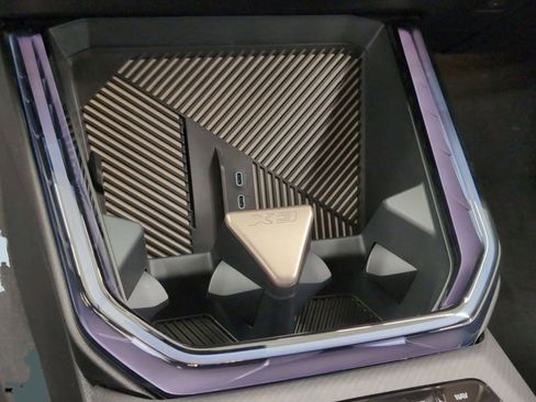 Used 2025 BMW X3 xDrive30i w/ Premium Package image 17