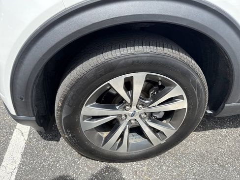 Used 2020 Ford Explorer Platinum w/ Premium Technology Package image 6