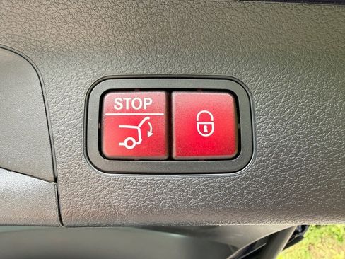 Used 2021 Mercedes-Benz GLS 580 4MATIC image 26