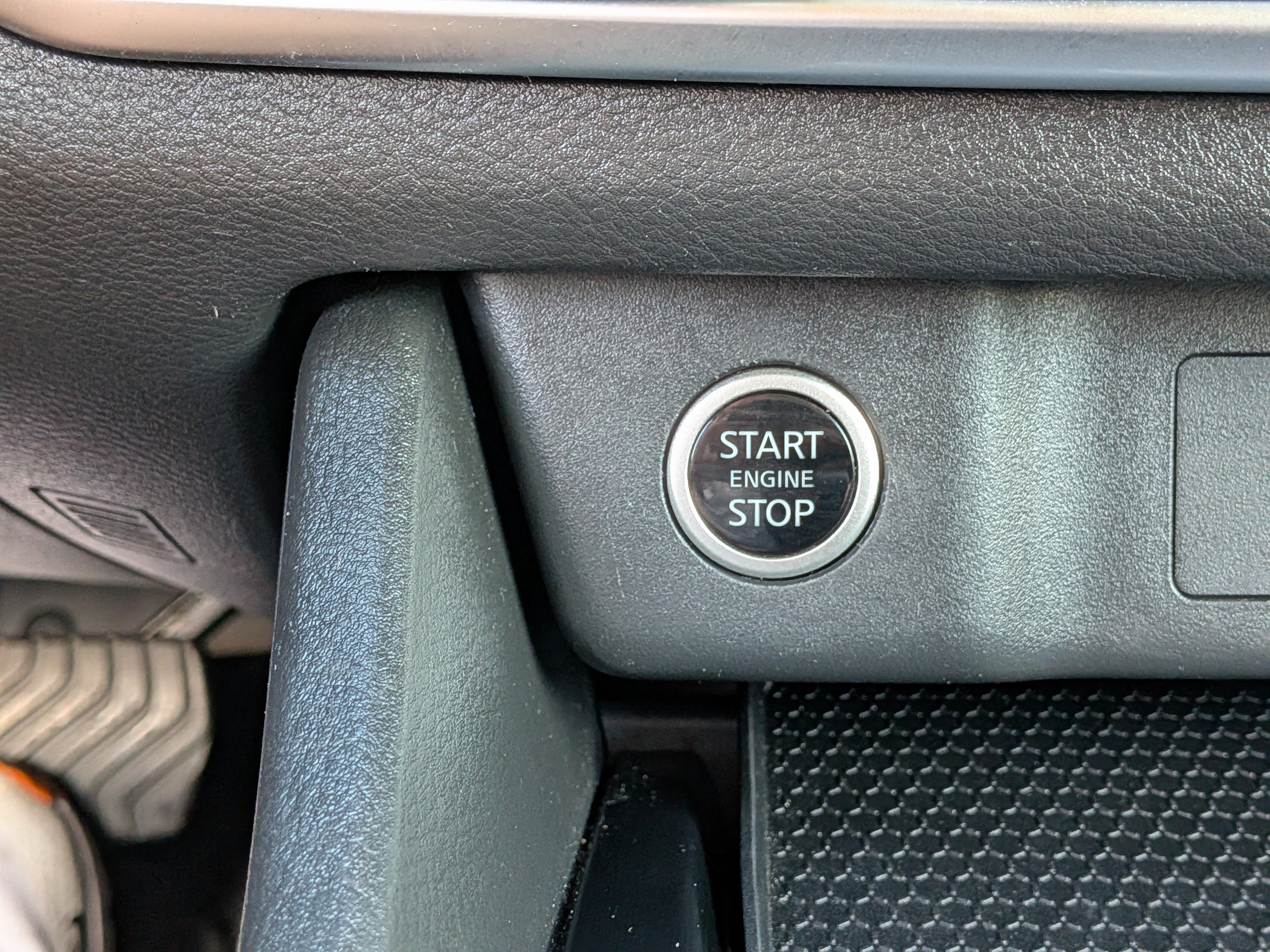 Used 2023 Nissan Rogue SV FWD image 29
