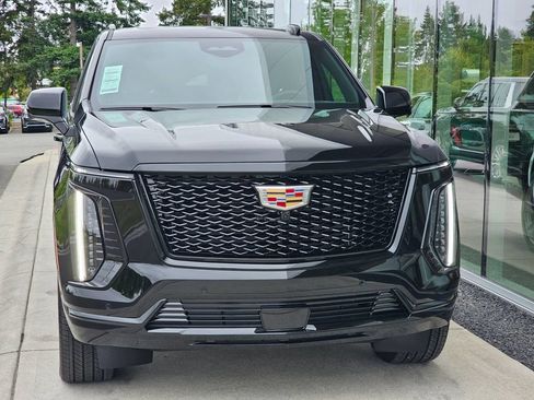New 2026 Cadillac Escalade ESV Sport w/ Touring Package AWD/4WD image 8