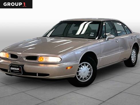 Used 1999 Oldsmobile 88 FWD image 1
