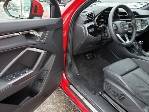 Used 2025 Audi Q3 2.0T Premium w/ Convenience Package image 8