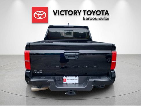 Used 2024 Toyota Tacoma TRD Off-Road AWD/4WD image 4