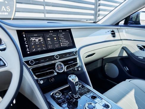 Used 2024 Bentley Flying Spur V8 image 62
