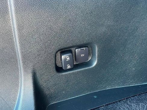 Used 2019 Ford Edge Titanium w/ Cold Weather Package image 9