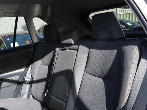 Used 2021 Toyota RAV4 LE image 18
