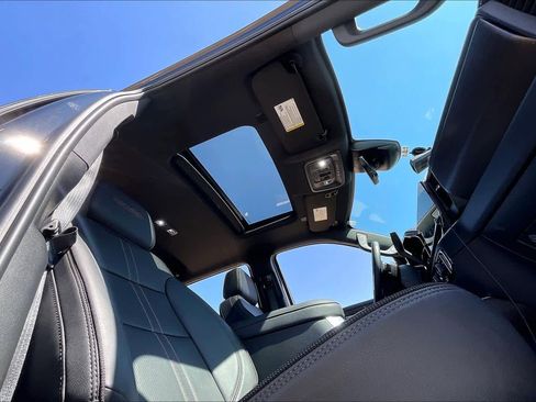 Used 2025 Chevrolet Silverado 2500 High Country w/ High Country Premium Package image 16