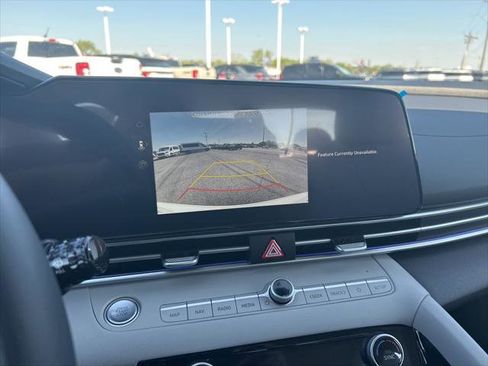 New 2026 Hyundai Elantra Limited FWD image 18
